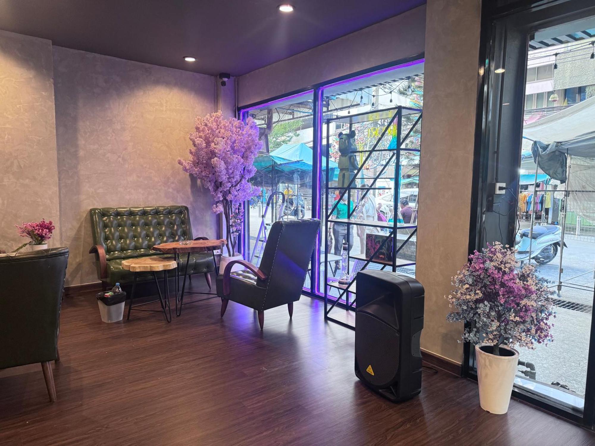 Bud Brew Beyond Dispensary And Hotel Bangkok Zewnętrze zdjęcie