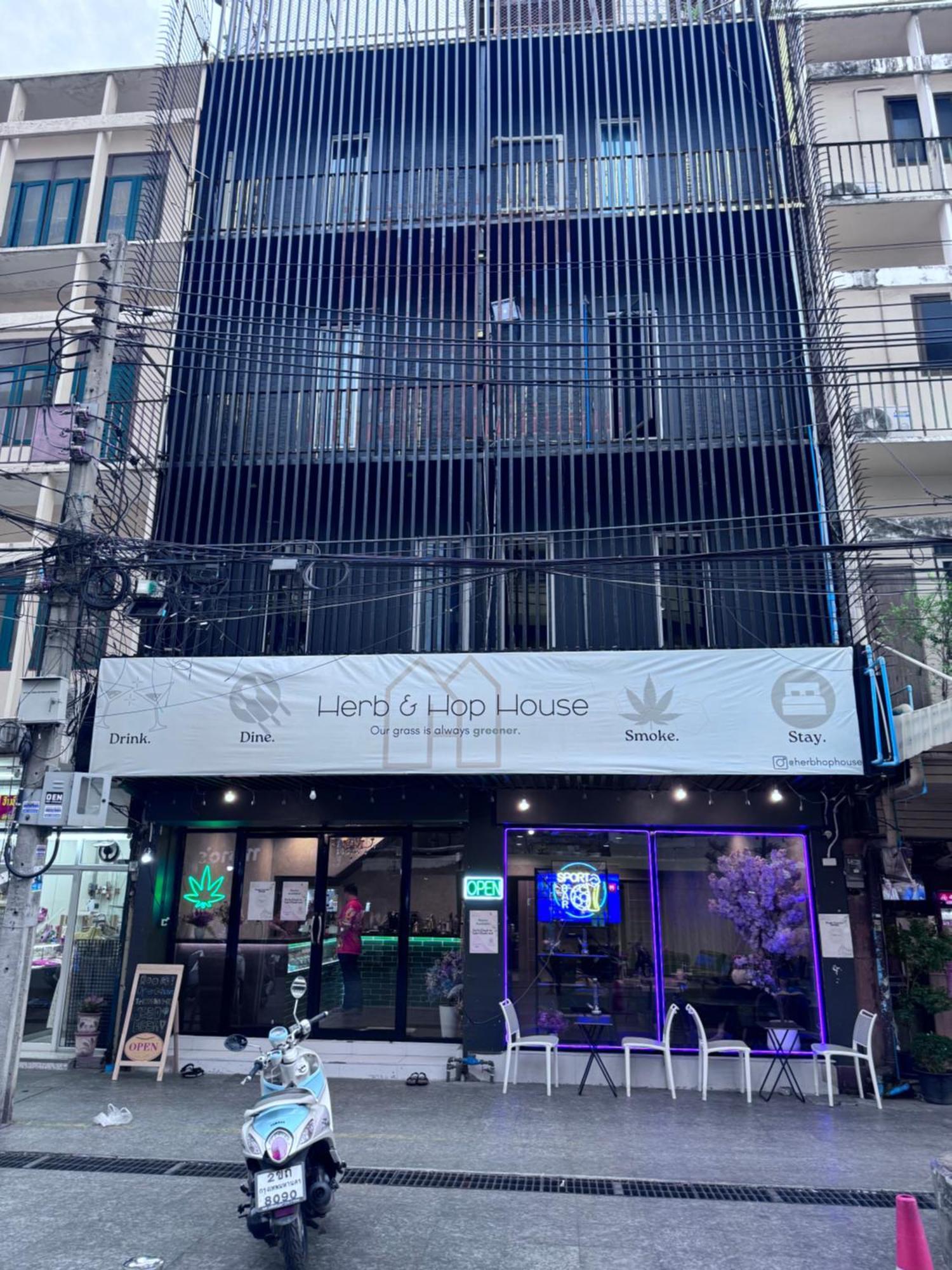 Bud Brew Beyond Dispensary And Hotel Bangkok Zewnętrze zdjęcie