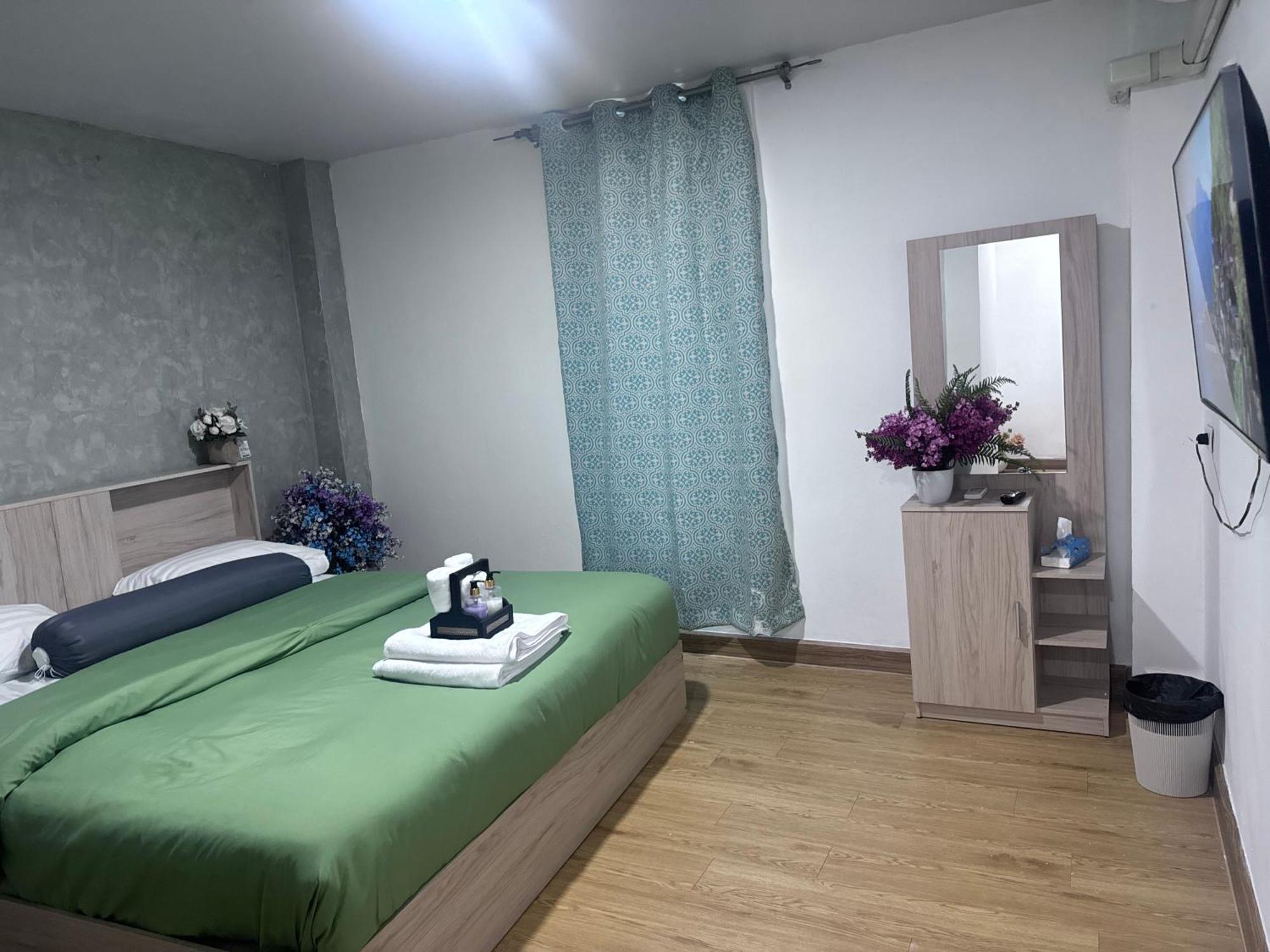Bud Brew Beyond Dispensary And Hotel Bangkok Zewnętrze zdjęcie