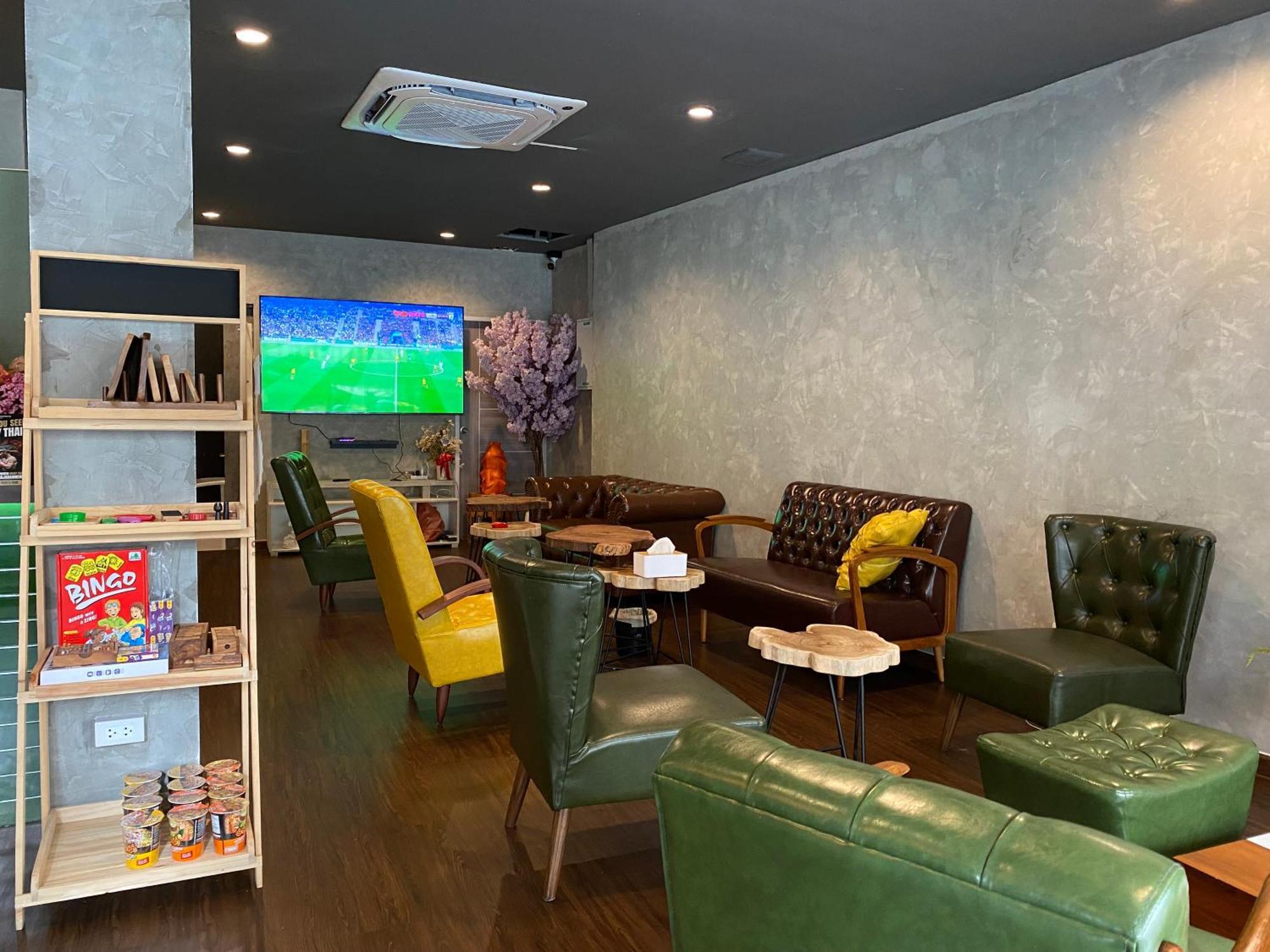 Bud Brew Beyond Dispensary And Hotel Bangkok Zewnętrze zdjęcie