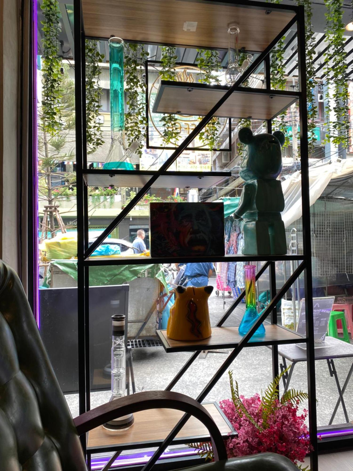 Bud Brew Beyond Dispensary And Hotel Bangkok Zewnętrze zdjęcie