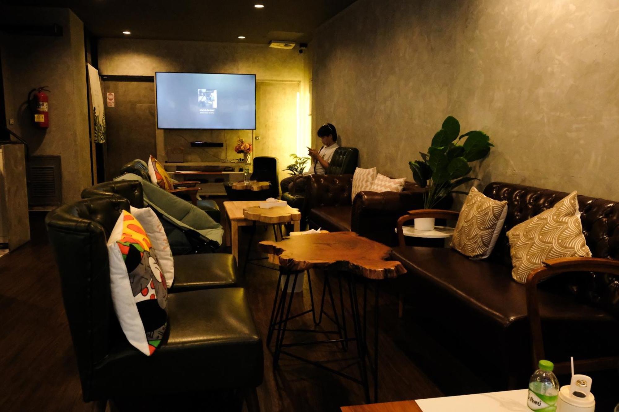 Bud Brew Beyond Dispensary And Hotel Bangkok Zewnętrze zdjęcie