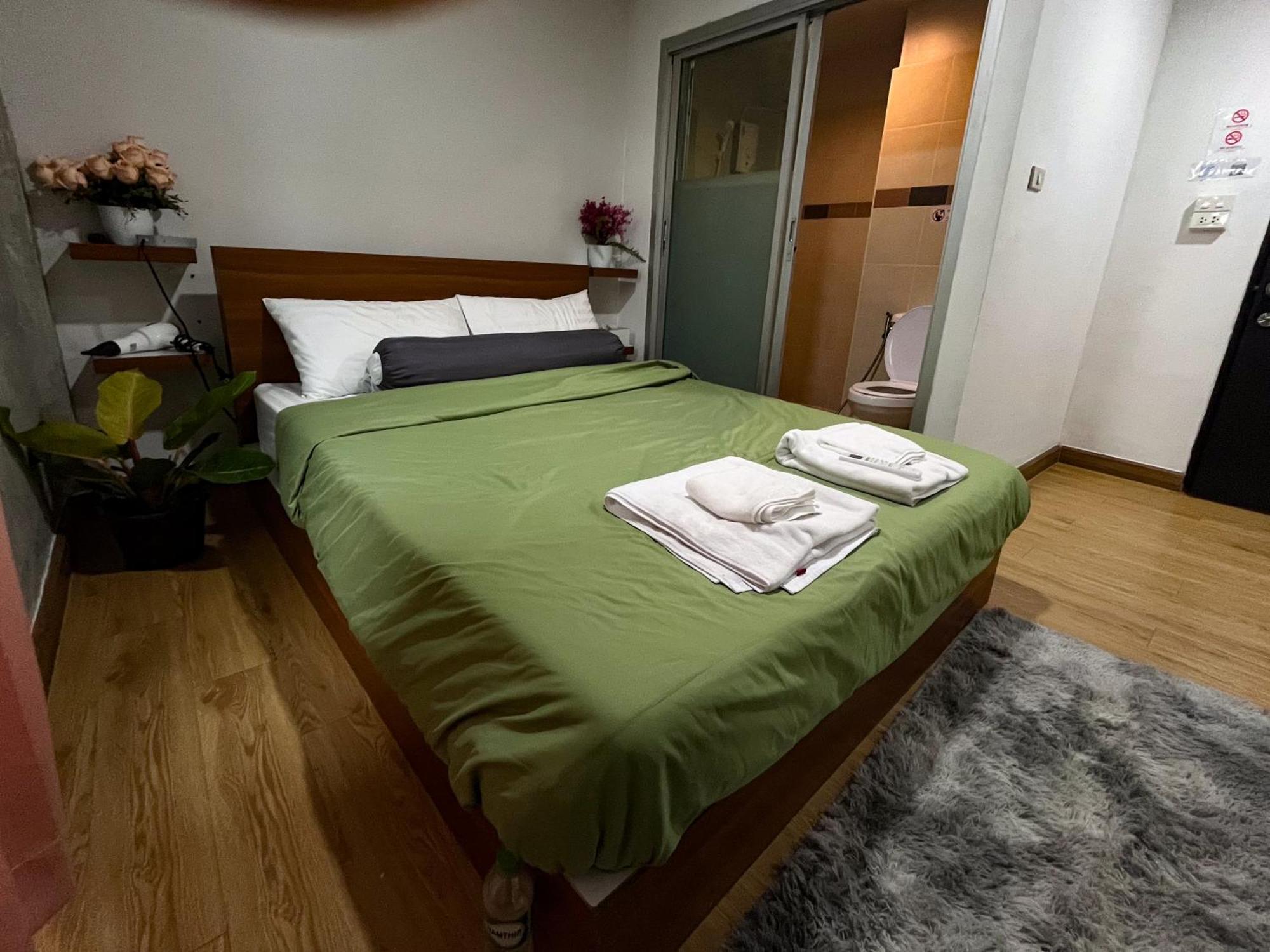 Bud Brew Beyond Dispensary And Hotel Bangkok Zewnętrze zdjęcie